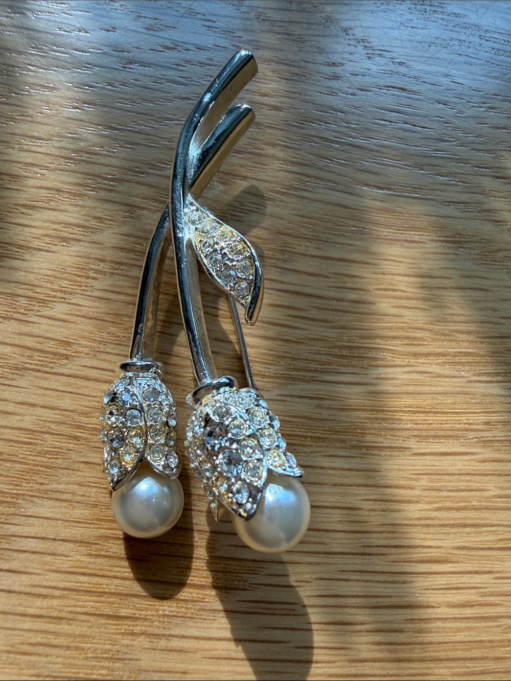 Silver Pearl & Crystal Floral Drop Brooch - Elegant Silver Tone. Tulip